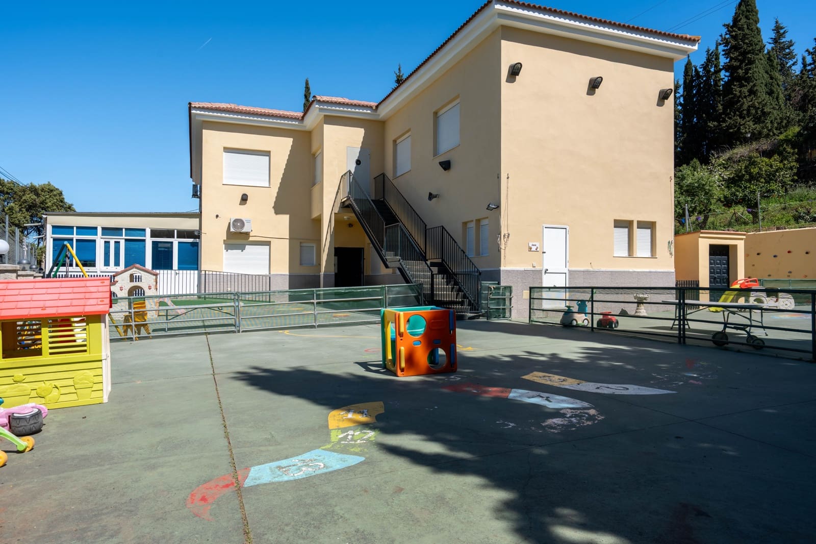 Townhouse for sale in Alhaurin el Grande - € 1,000,000 (Ref: 8906837)