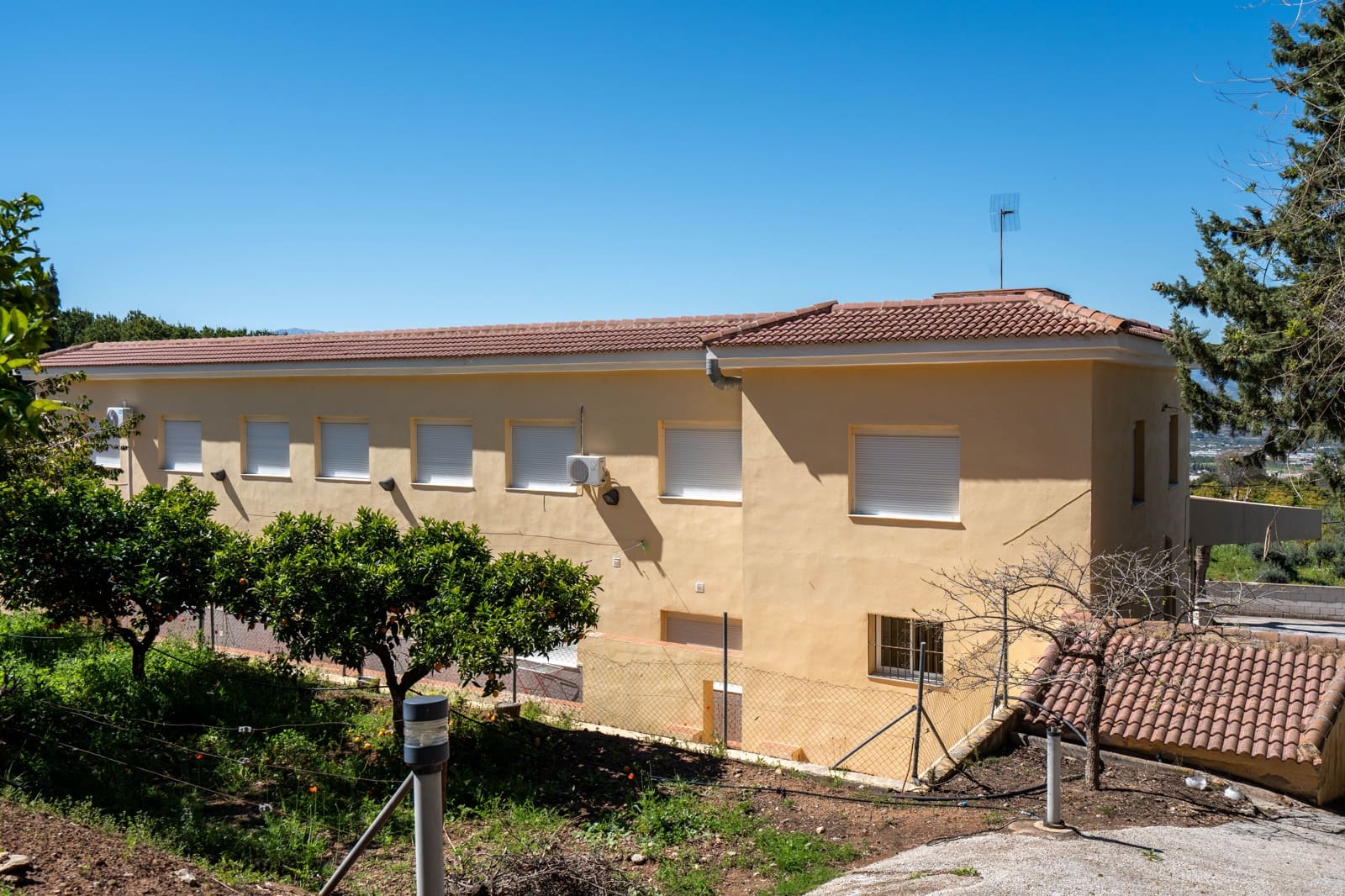 Townhouse for sale in Alhaurin el Grande - € 1,000,000 (Ref: 8906837)