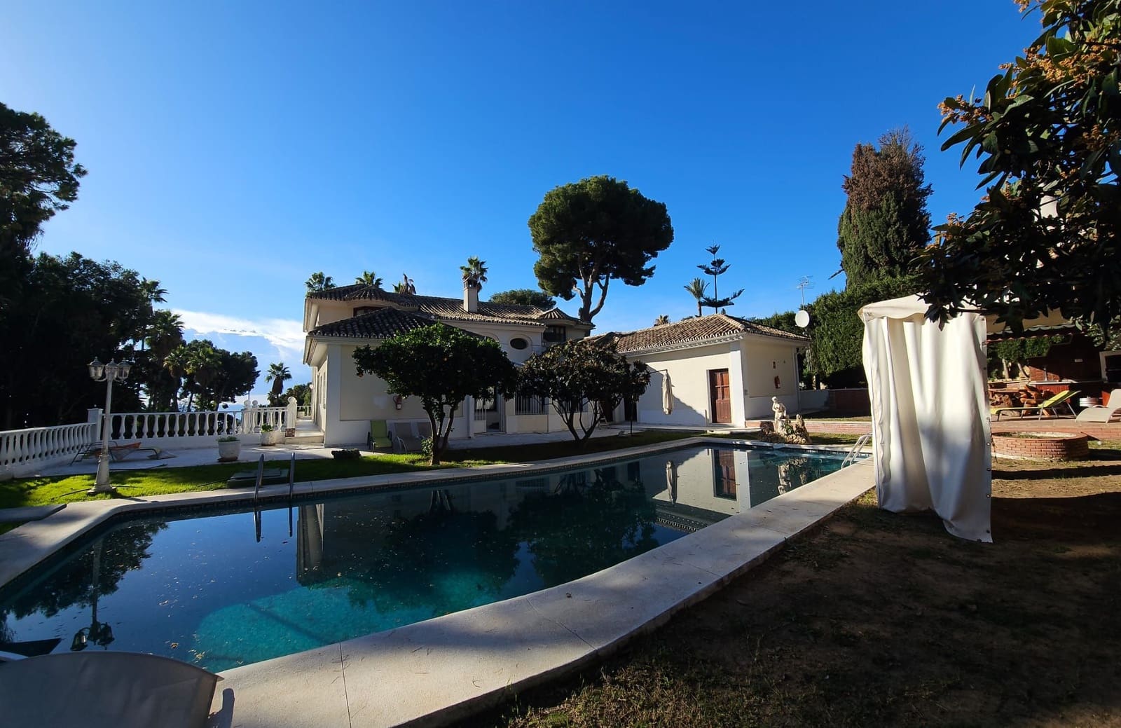 Casa de 4 habitaciones en Marbella en venta con piscina - 5.500.000 € (Ref: 8906960)