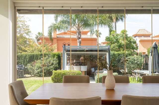 4 sypialnia Dom na sprzedaż w Mijas Costa, Mijas z basenem - 781 000 € (Ref: 8912239)