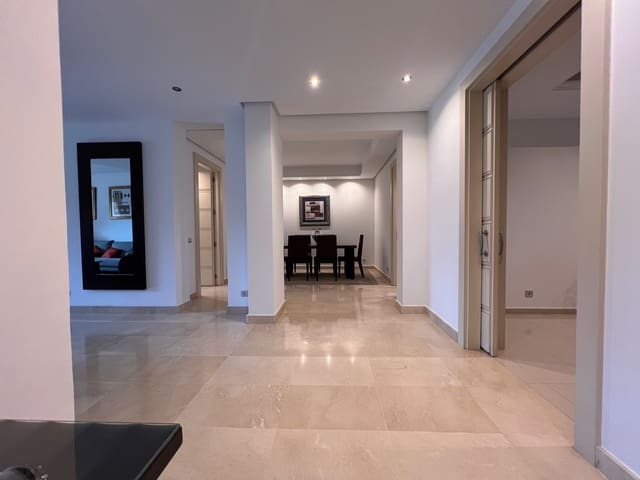 Appartamento da affittare in Lomas De Marbella, Marbella con piscina garage - 5.300 € (Rif: 8917448)