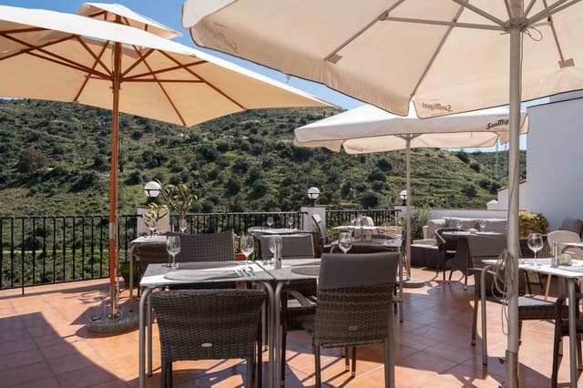 10 slaapkamer Hotel te koop in Torrox Pueblo, Torrox - € 1.130.000 (Ref: 8923268)