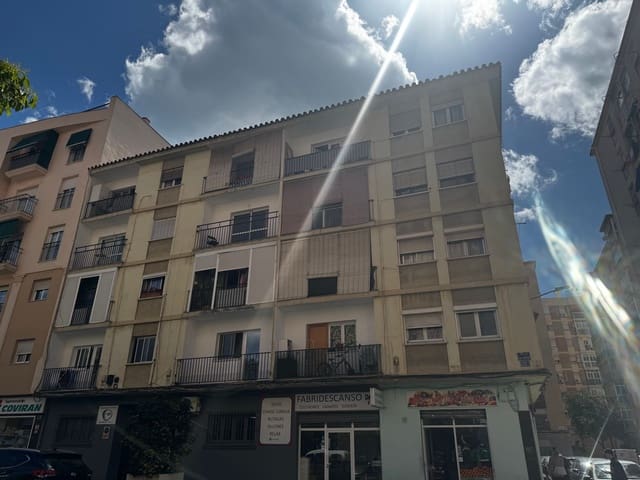 Byhus til salg i Cruz del Humilladero, Málaga by - € 2.500.000 (Ref: 8929283)