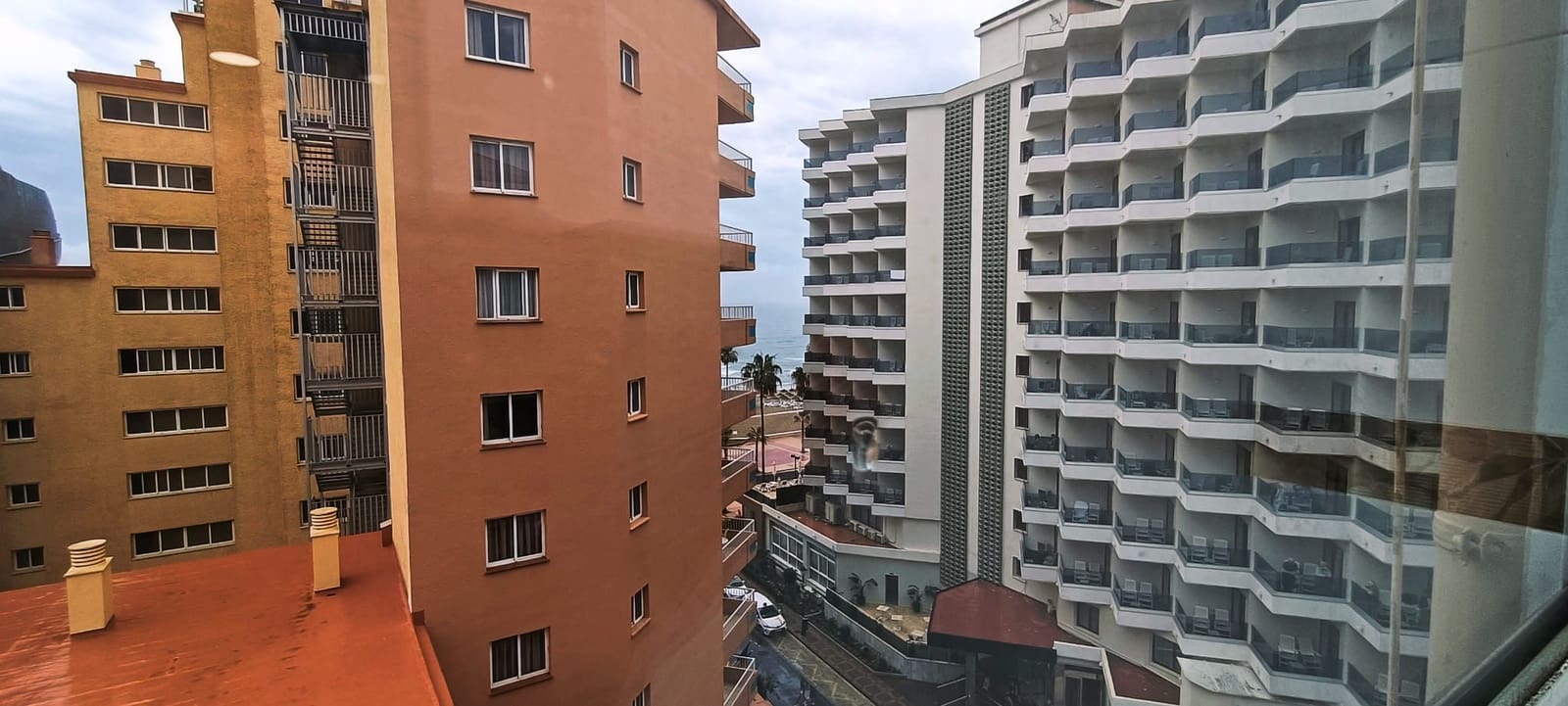 4 bedroom Apartment for sale in Fuengirola - € 595,000 (Ref: 8929755)