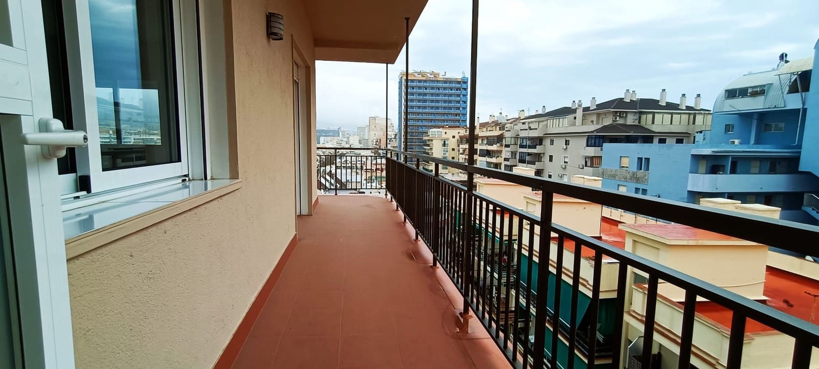 4 bedroom Apartment for sale in Fuengirola - € 595,000 (Ref: 8929755)