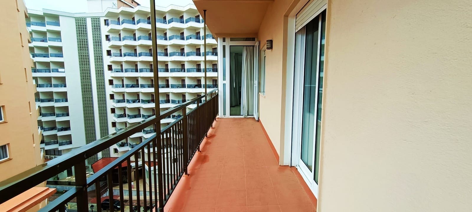 4 bedroom Apartment for sale in Fuengirola - € 595,000 (Ref: 8929755)