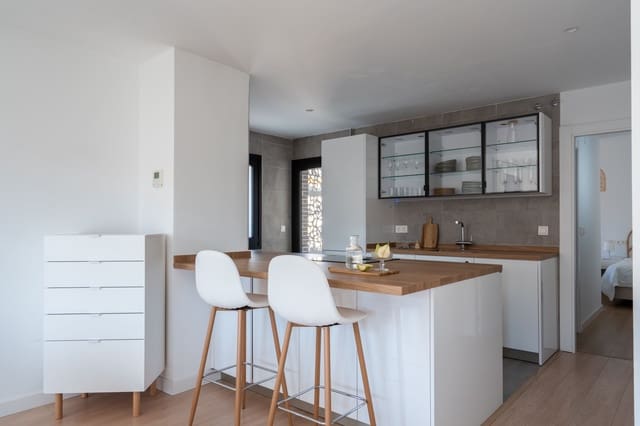 2 slaapkamer Appartement te koop in Pacifico, Málaga stad - € 595.000 (Ref: 8933426)