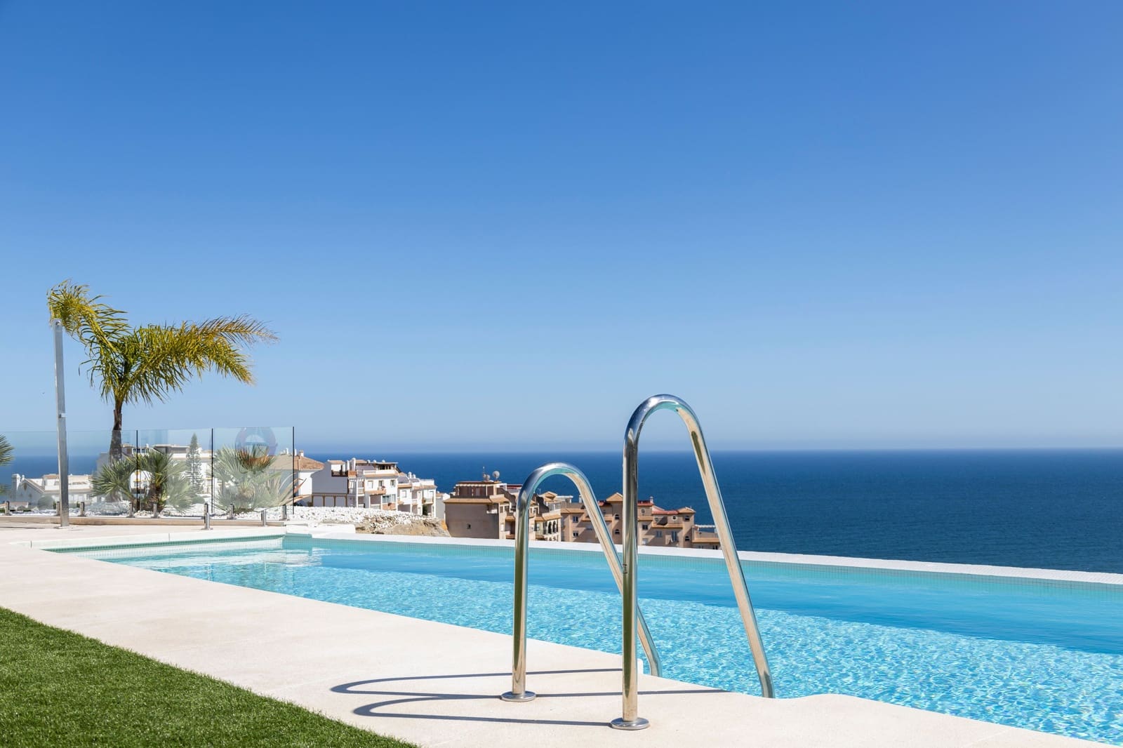 3 bedroom Penthouse for sale in Benalmadena with pool - € 1,339,000 (Ref: 8949379)