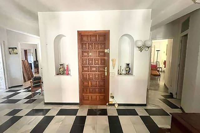 6 soverom Villa til salgs i Valdeolletas - Las Cancelas - Xarblanca, Marbella med svømmebasseng - € 1 975 000 (Ref: 8966783)