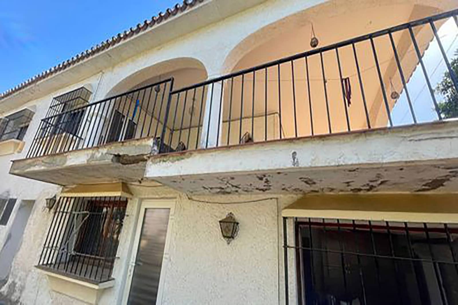 6 soveværelse Villa til salg i Marbella med swimmingpool - € 1.975.000 (Ref: 8966783)