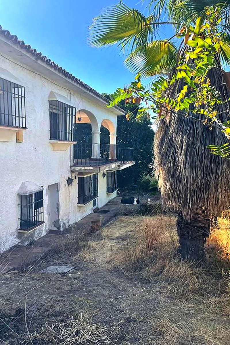 6 soveværelse Villa til salg i Marbella med swimmingpool - € 1.975.000 (Ref: 8966783)