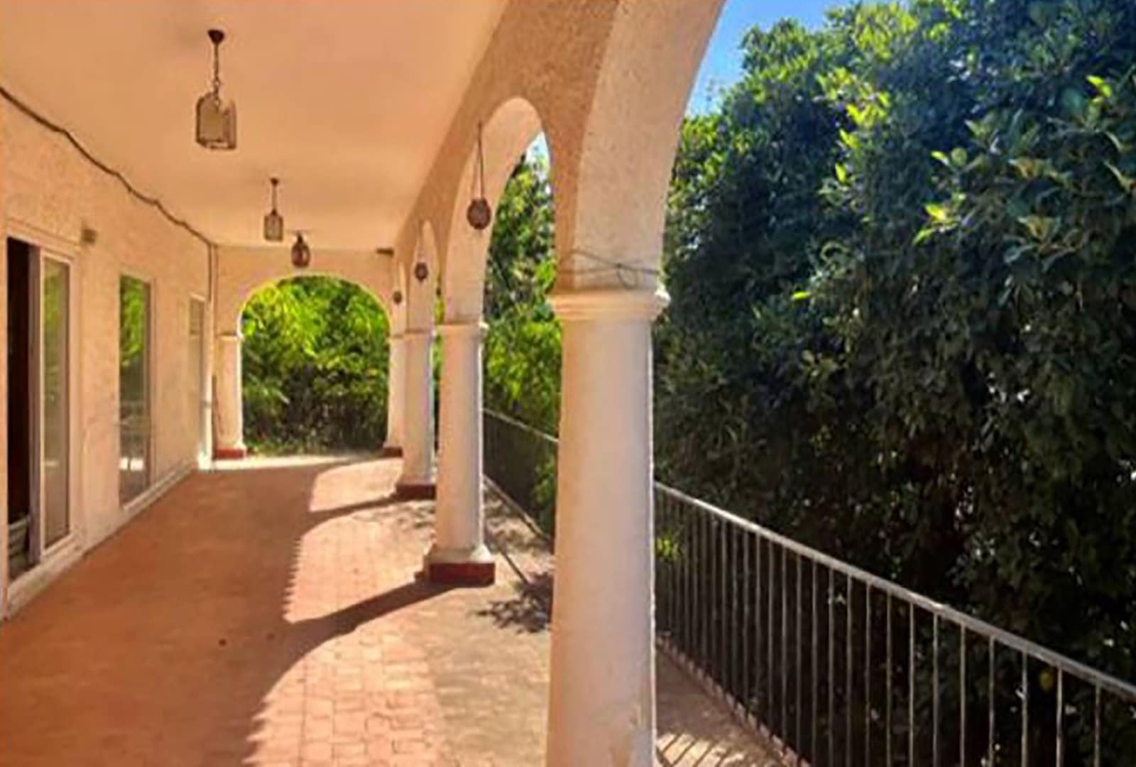 6 soveværelse Villa til salg i Marbella med swimmingpool - € 1.975.000 (Ref: 8966783)