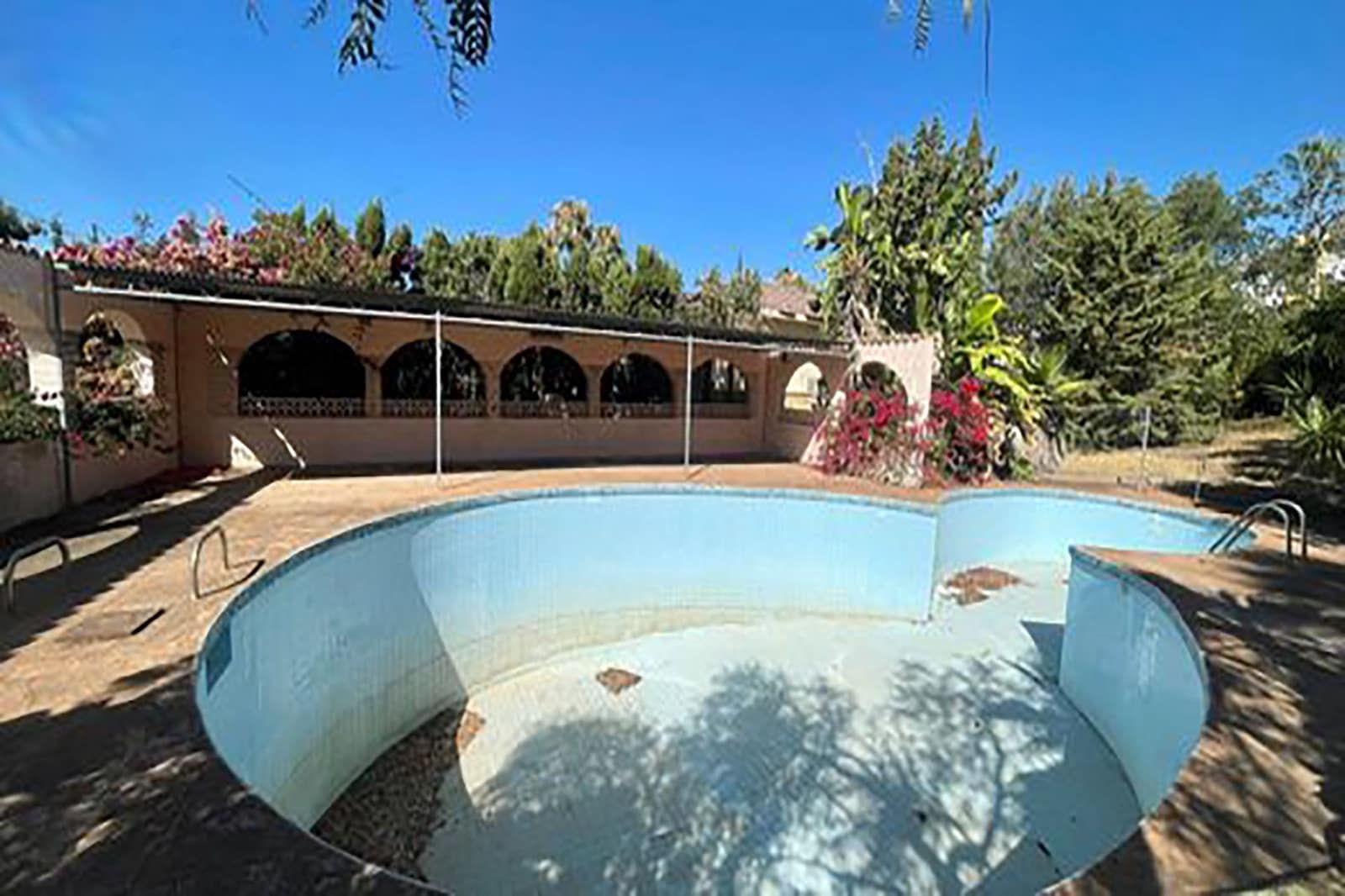 6 soveværelse Villa til salg i Marbella med swimmingpool - € 1.975.000 (Ref: 8966783)