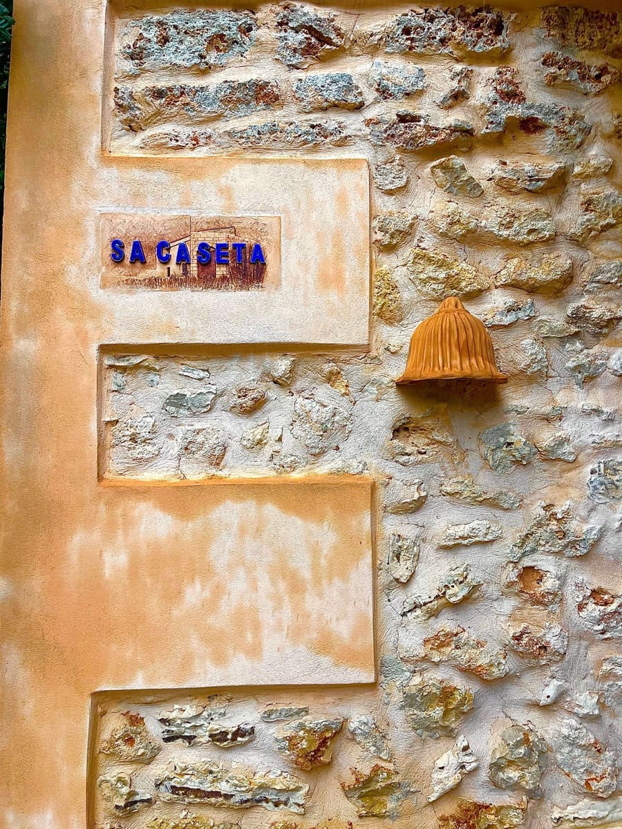 2 soveværelse Byhus til salg i Llubi med swimmingpool - € 980.000 (Ref: 8966785)