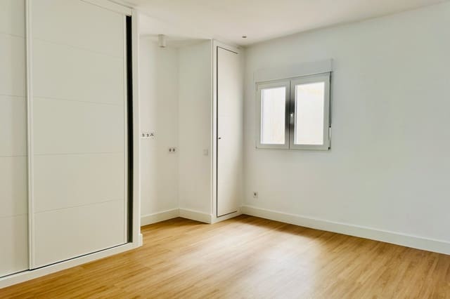 3 bedroom Apartment for sale in Ensanche Centro, Málaga city - € 575,000 (Ref: 8966788)