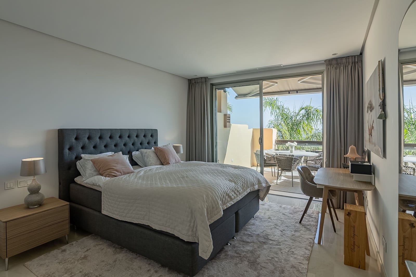 2 sypialnia Penthouse na sprzedaż w Marbella z basenem - 2 095 000 € (Ref: 8967494)