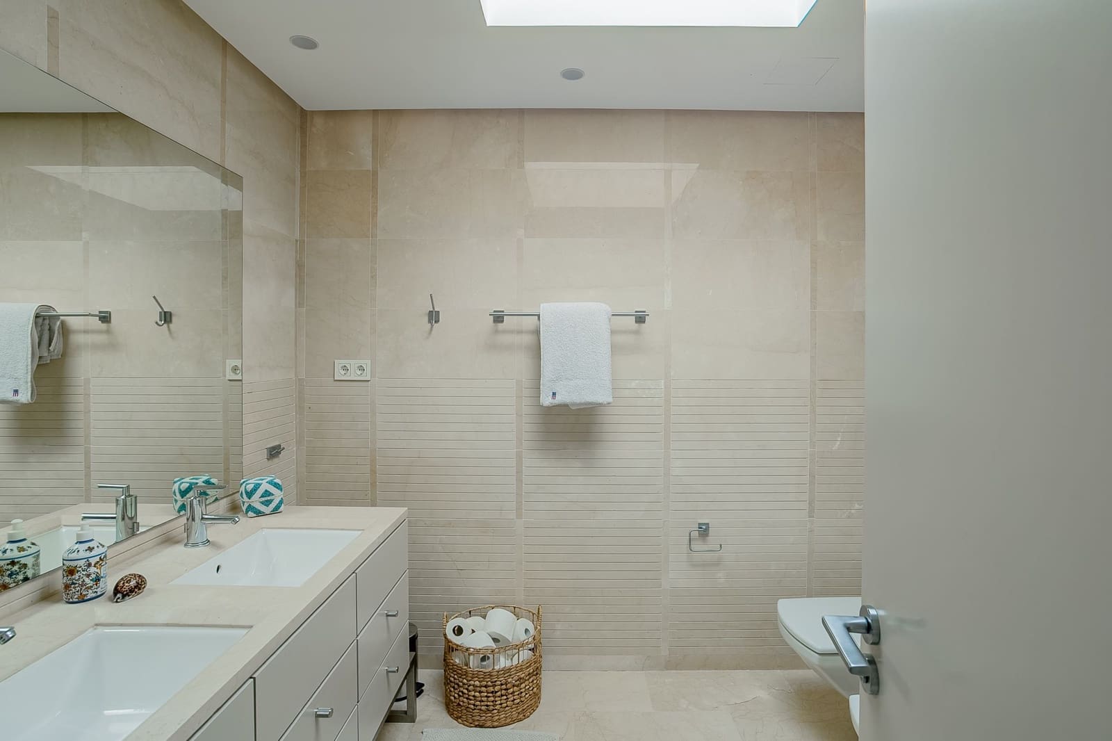 2 sypialnia Penthouse na sprzedaż w Marbella z basenem - 2 095 000 € (Ref: 8967494)