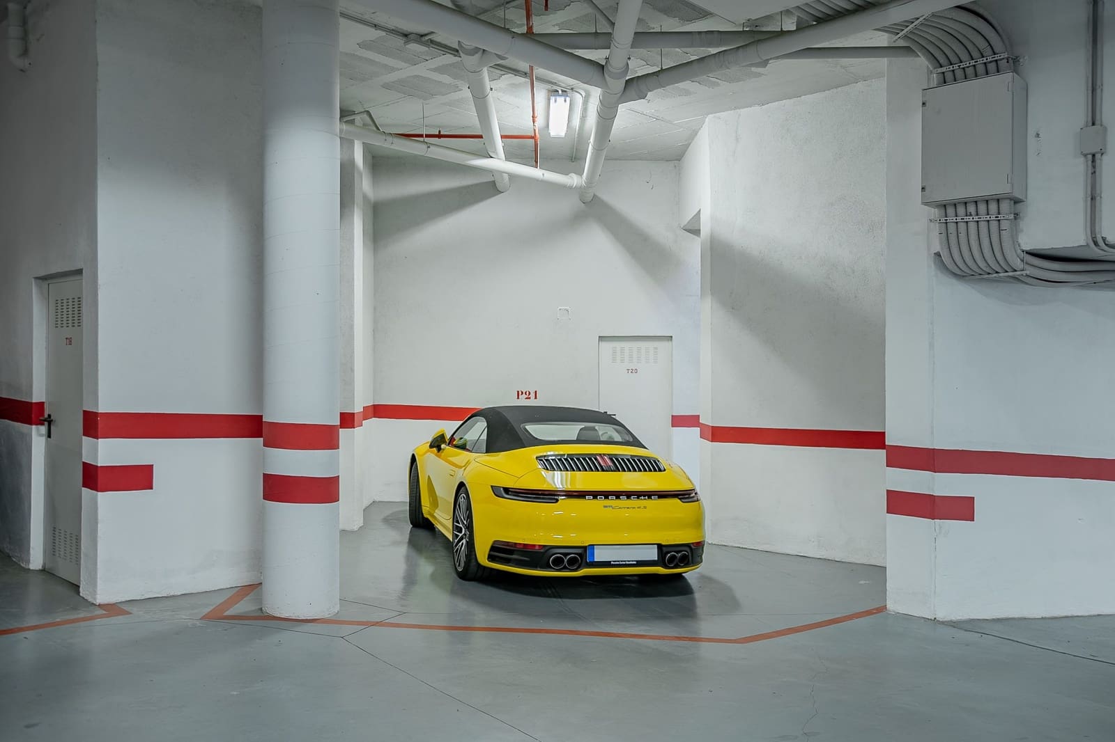 2 sypialnia Penthouse na sprzedaż w Marbella z basenem - 2 095 000 € (Ref: 8967494)