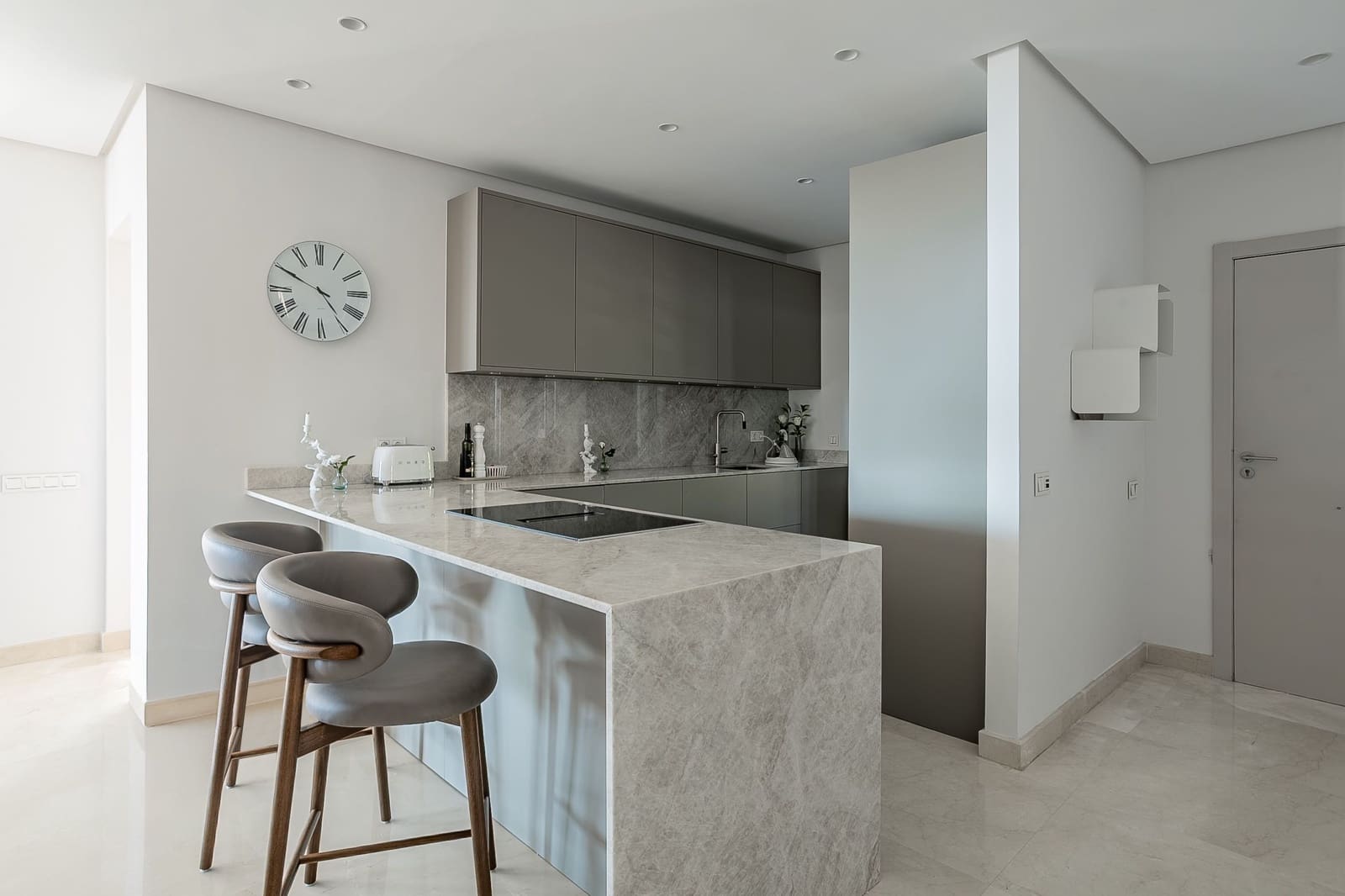 2 sypialnia Penthouse na sprzedaż w Marbella z basenem - 2 095 000 € (Ref: 8967494)