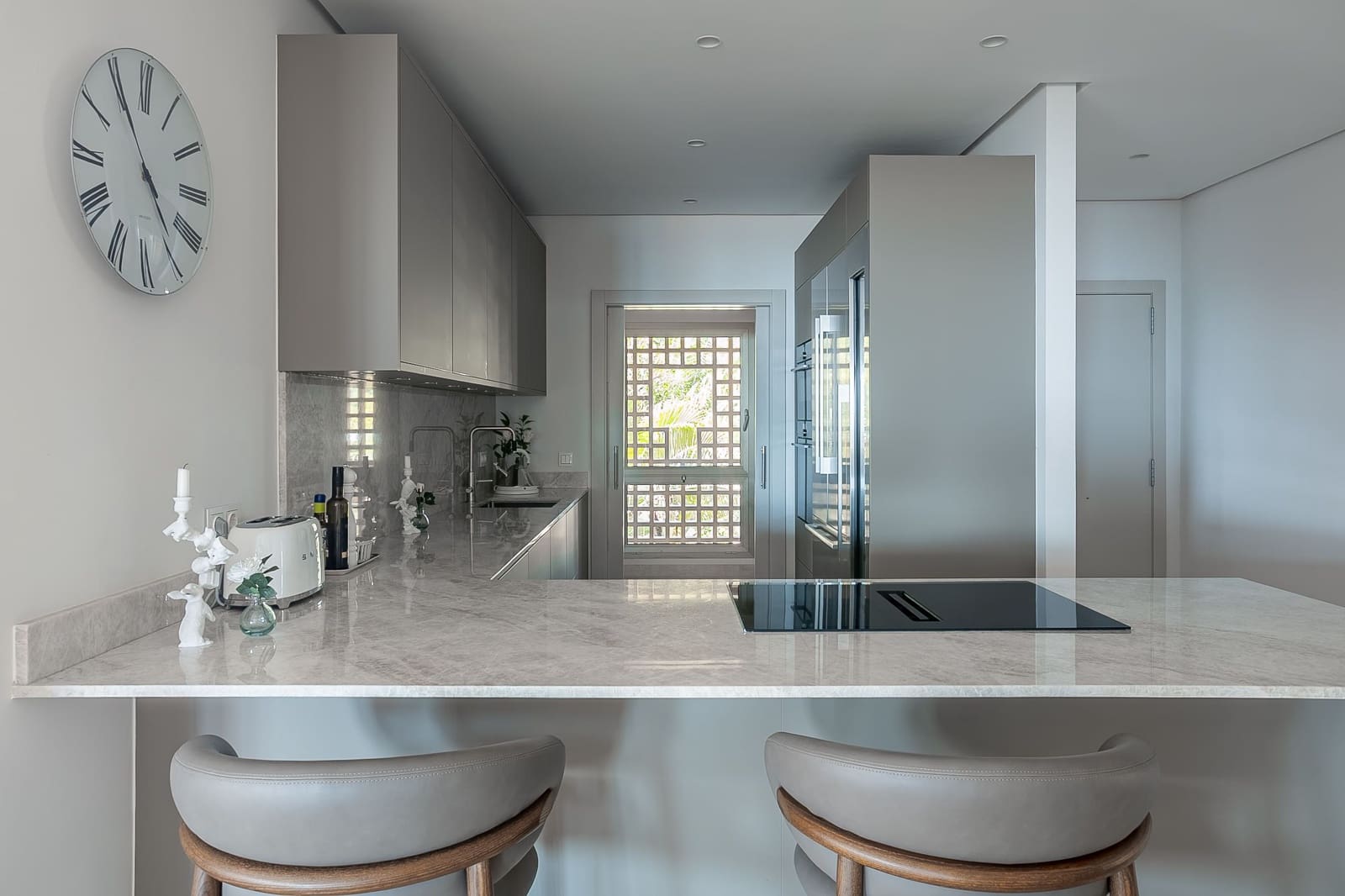 2 sypialnia Penthouse na sprzedaż w Marbella z basenem - 2 095 000 € (Ref: 8967494)