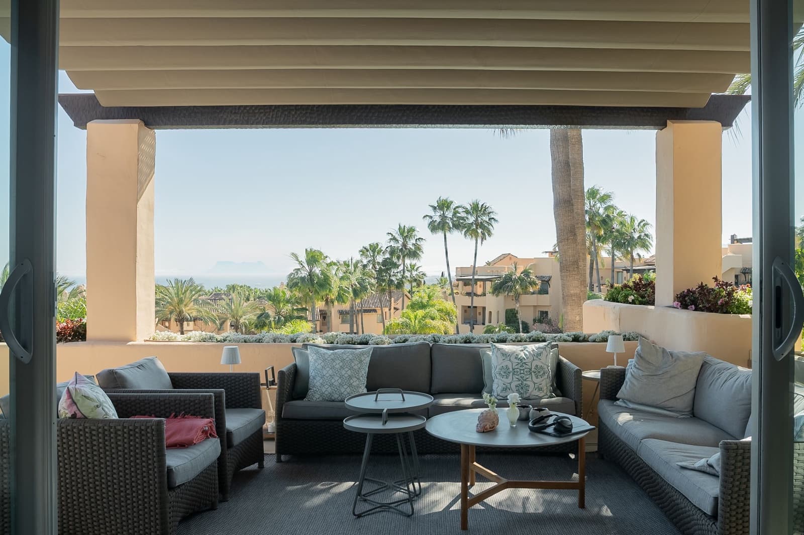 2 sypialnia Penthouse na sprzedaż w Marbella z basenem - 2 095 000 € (Ref: 8967494)