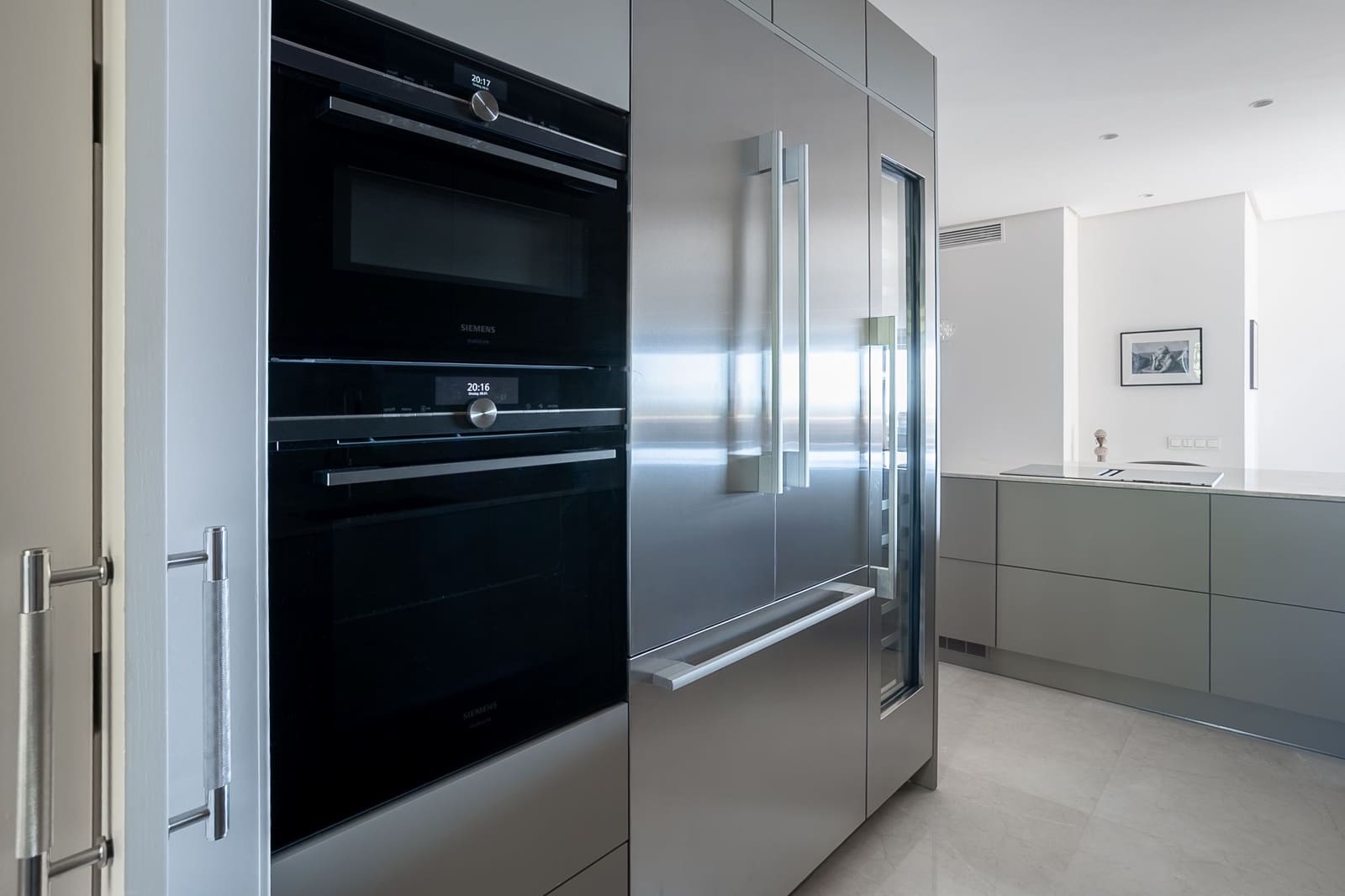 2 sypialnia Penthouse na sprzedaż w Marbella z basenem - 2 095 000 € (Ref: 8967494)