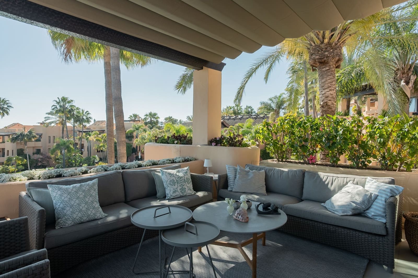 2 sypialnia Penthouse na sprzedaż w Marbella z basenem - 2 095 000 € (Ref: 8967494)