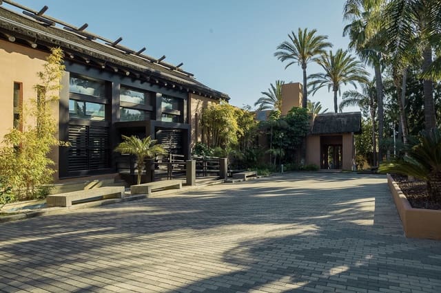 2 soveværelse Penthouse til salg i Sierra Blanca, Marbella med swimmingpool - € 2.095.000 (Ref: 8967494)