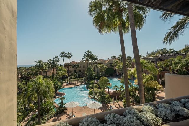 2 sypialnia Penthouse na sprzedaż w Sierra Blanca, Marbella z basenem - 2 095 000 € (Ref: 8967494)