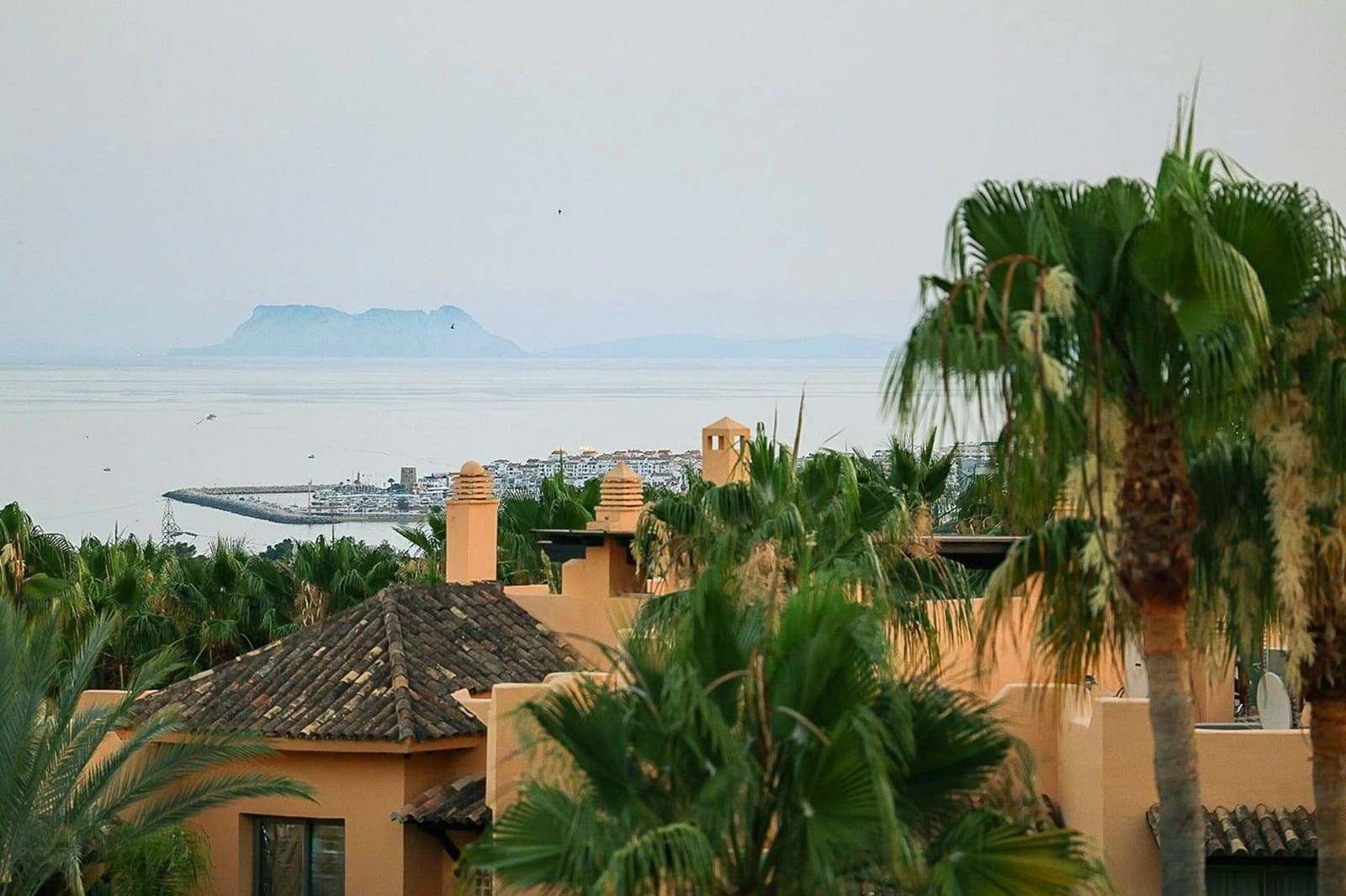 2 soveværelse Penthouse til salg i Marbella med swimmingpool - € 2.045.000 (Ref: 8967494)