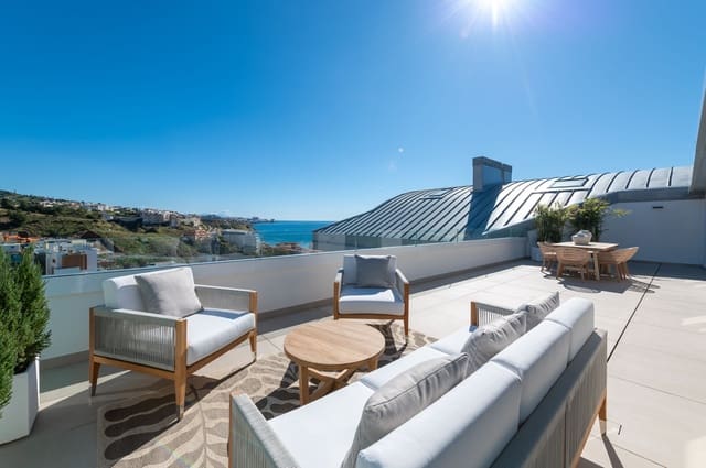 2 soverom Penthouse til salgs i Las Gaviotas  - Carvajal, Fuengirola - € 999 000 (Ref: 8971242)