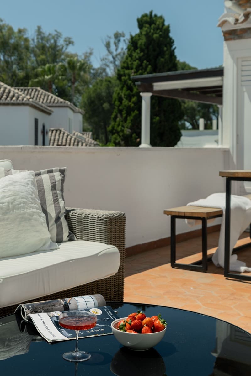 2 makuuhuone Kattohuoneisto myytävänä paikassa New Golden Mile mukana uima-altaan - 475 000 € (Ref: 8971730)