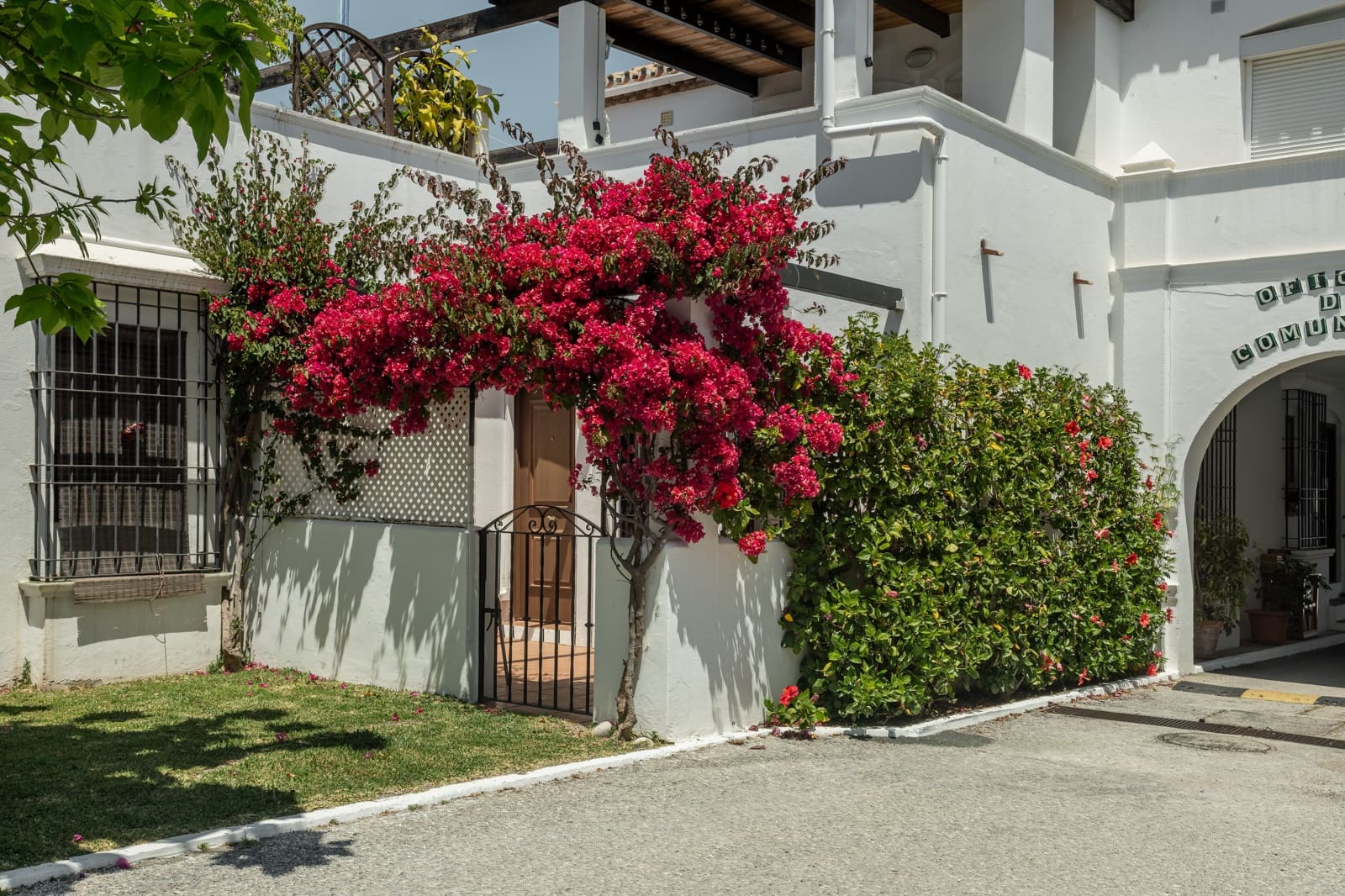 2 makuuhuone Kattohuoneisto myytävänä paikassa New Golden Mile mukana uima-altaan - 475 000 € (Ref: 8971730)