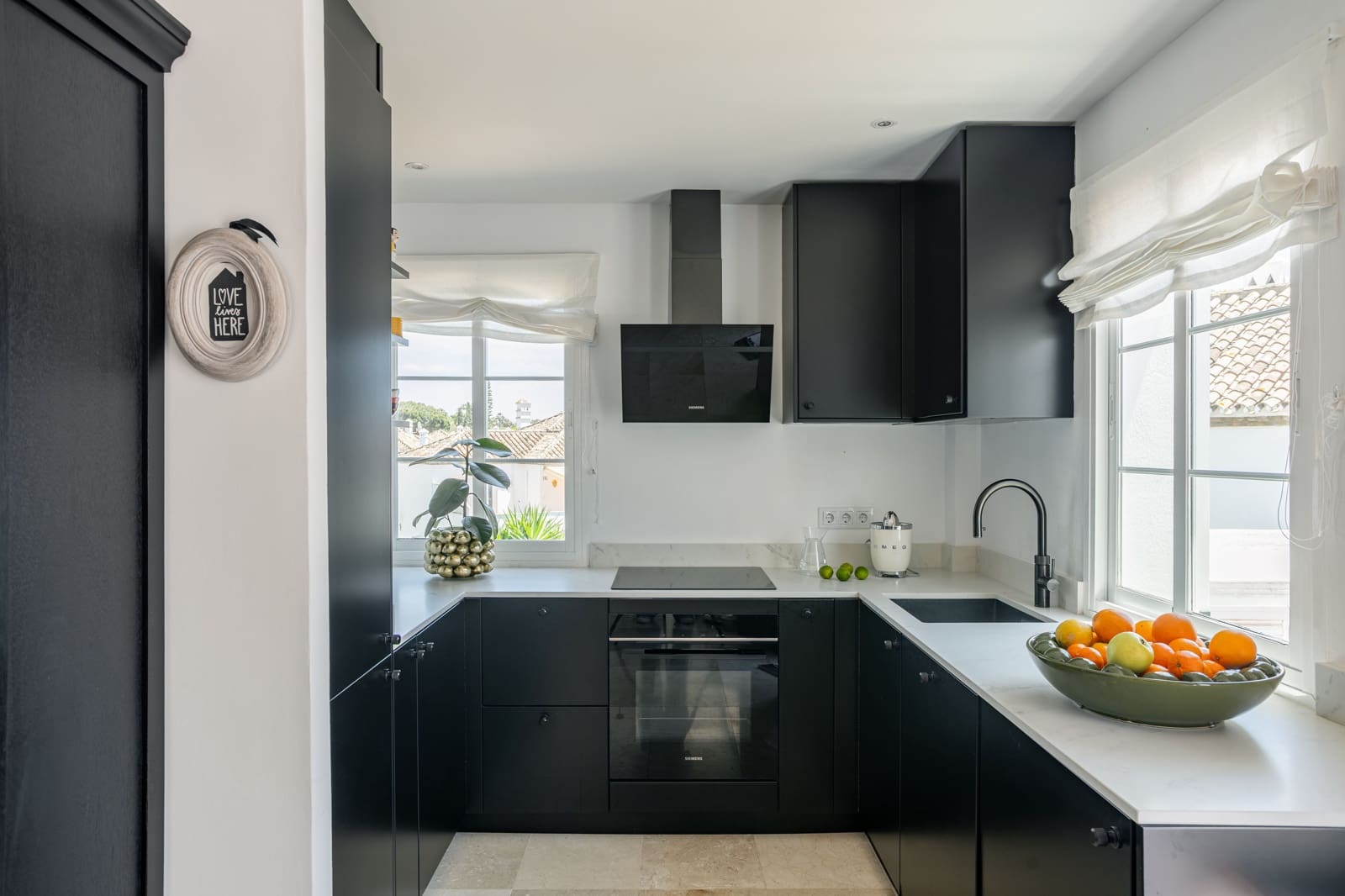 2 makuuhuone Kattohuoneisto myytävänä paikassa New Golden Mile mukana uima-altaan - 475 000 € (Ref: 8971730)