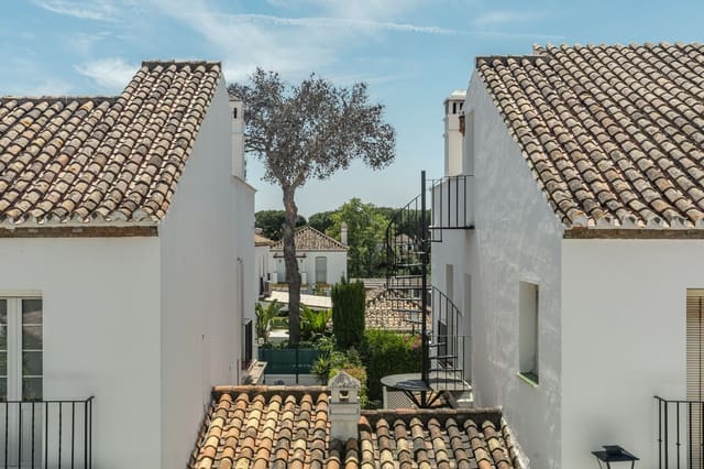 2 bedroom Penthouse for sale in Paraiso - Barronal, Estepona with pool - € 475,000 (Ref: 8971730)