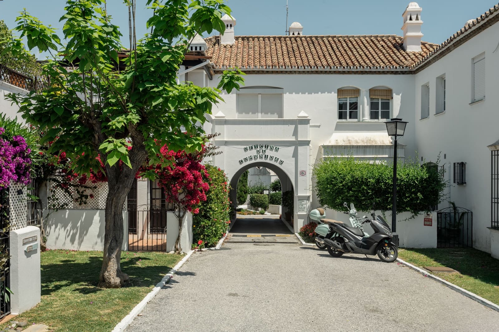 2 makuuhuone Kattohuoneisto myytävänä paikassa New Golden Mile mukana uima-altaan - 475 000 € (Ref: 8971730)