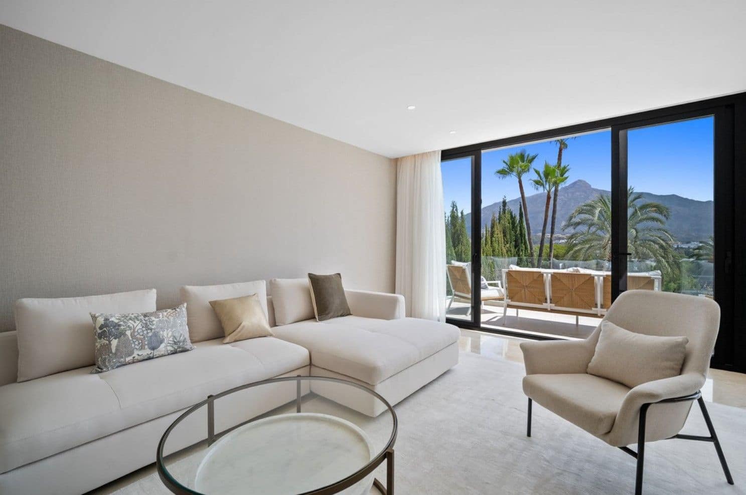 5 bedroom Townhouse for sale in Marbella with pool - € 3,500,000 (Ref: 8980024)