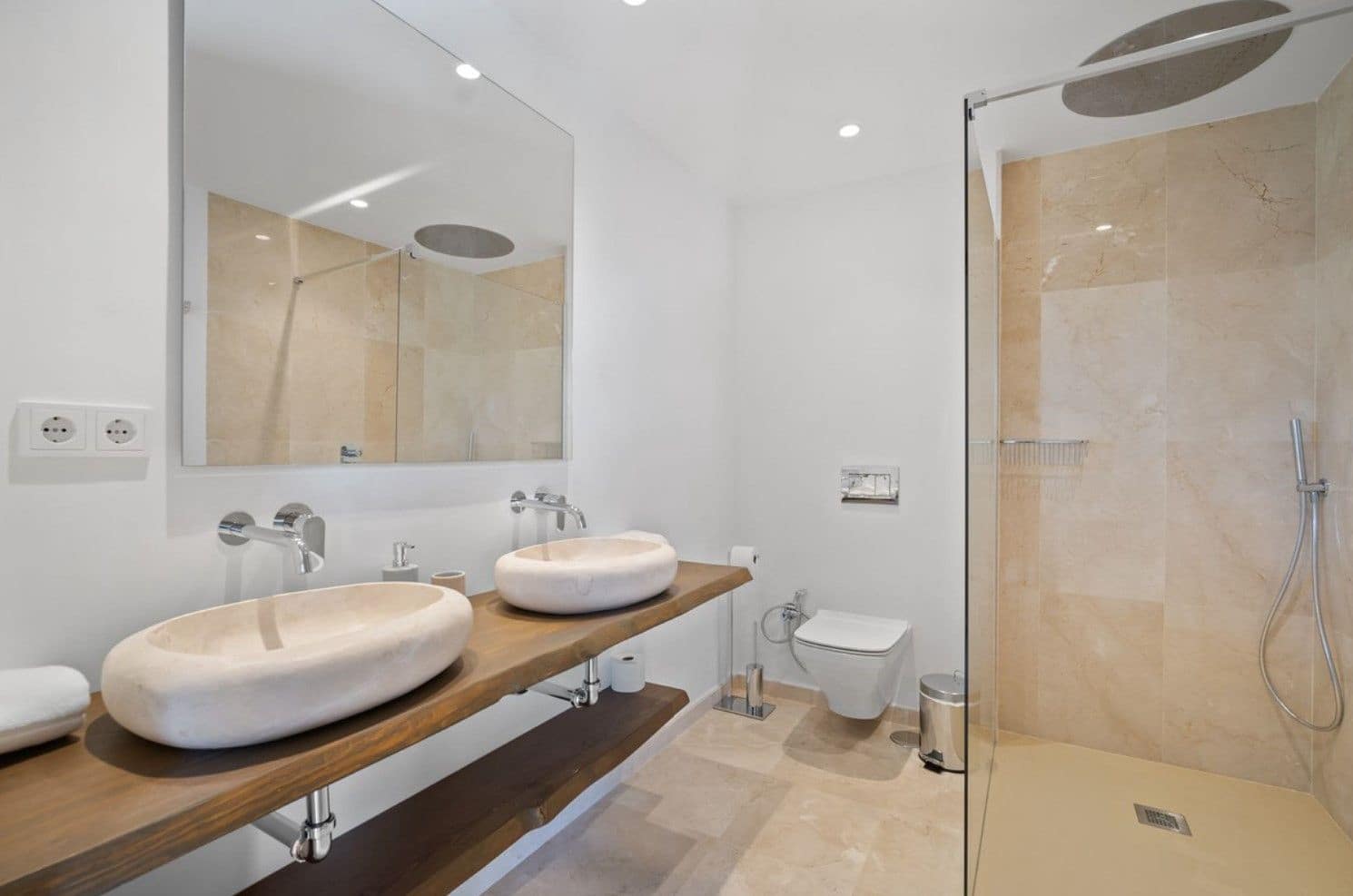 5 bedroom Townhouse for sale in Marbella with pool - € 3,500,000 (Ref: 8980024)