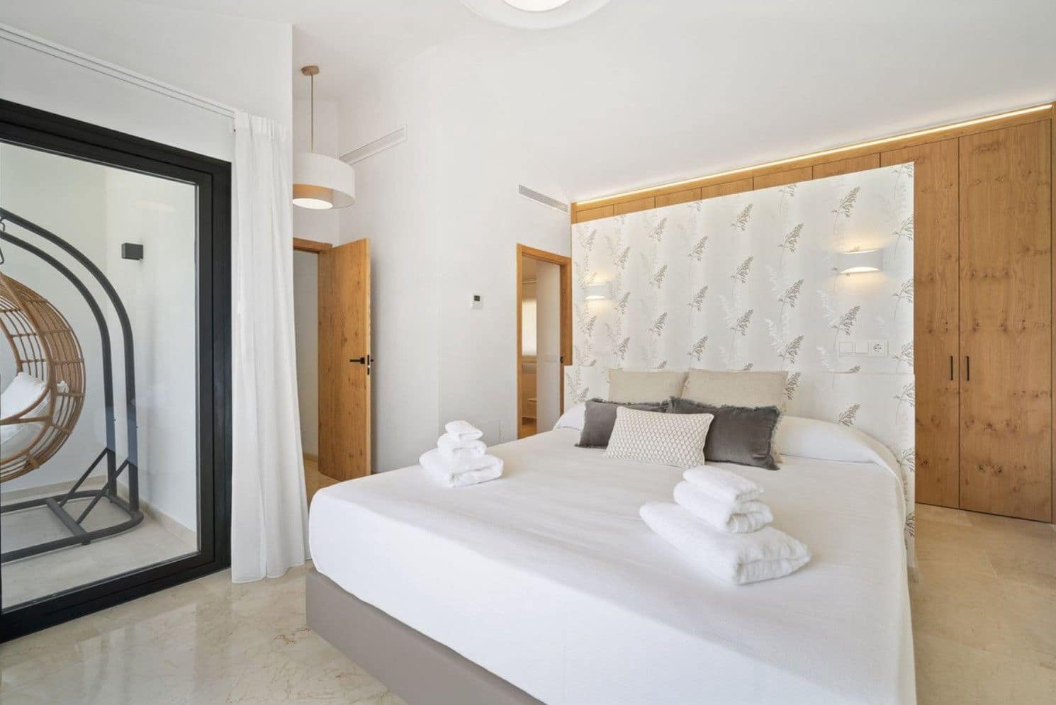 5 bedroom Townhouse for sale in Marbella with pool - € 3,500,000 (Ref: 8980024)