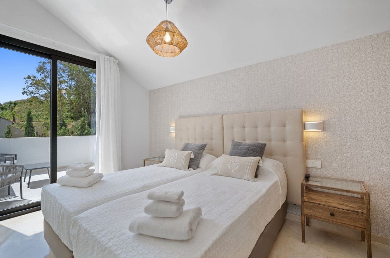 5 bedroom Townhouse for sale in Marbella with pool - € 3,500,000 (Ref: 8980024)