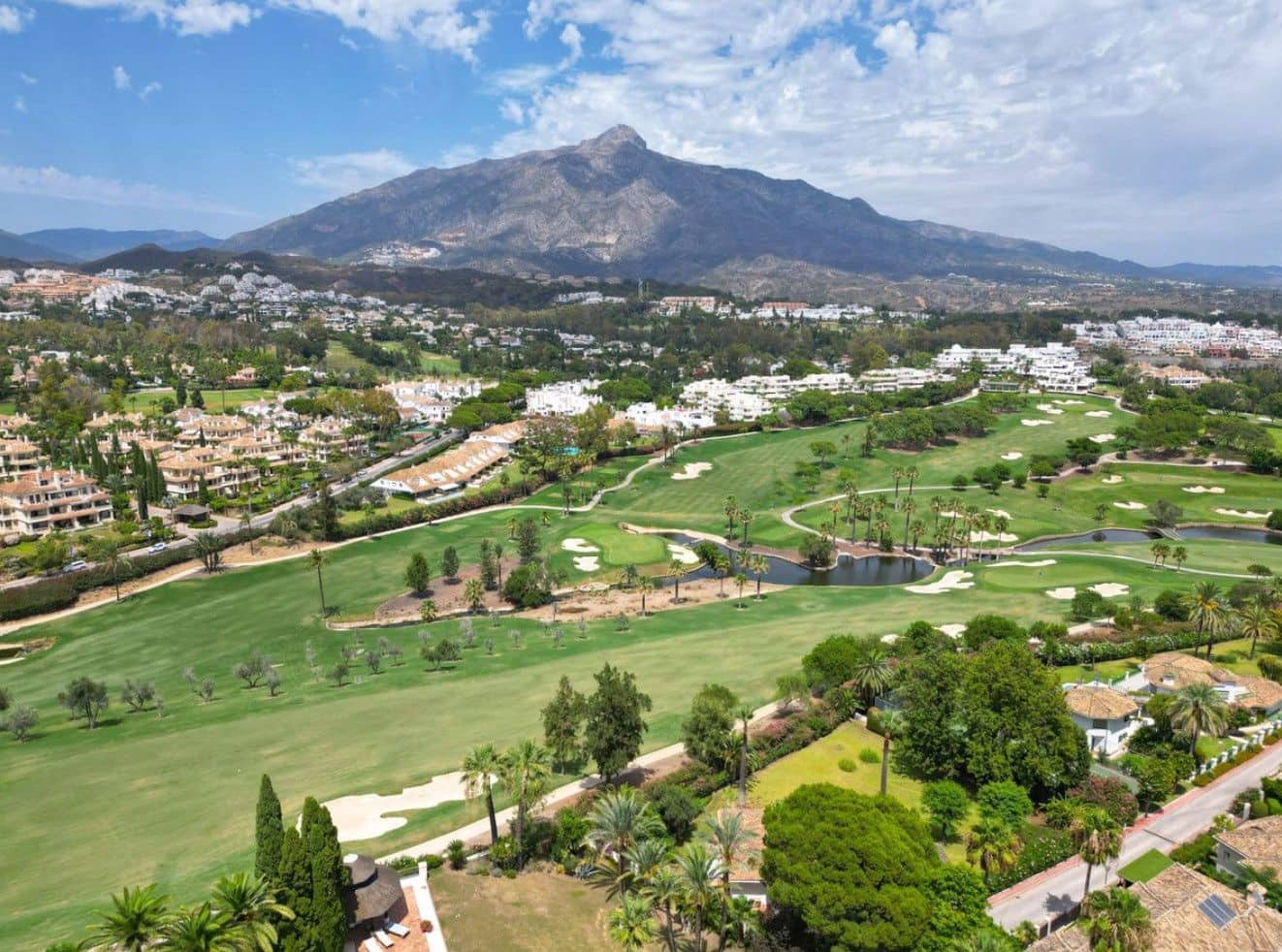 5 bedroom Townhouse for sale in Marbella with pool - € 3,500,000 (Ref: 8980024)