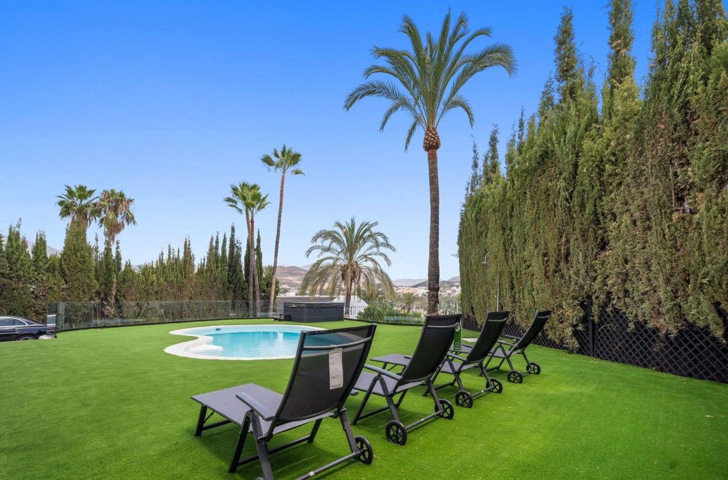 5 bedroom Townhouse for sale in Marbella with pool - € 3,500,000 (Ref: 8980024)