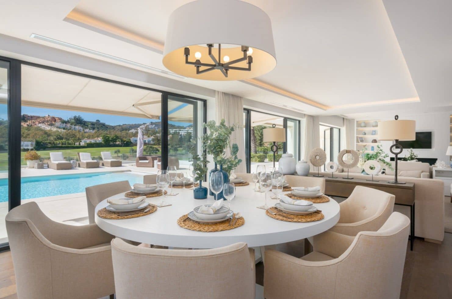 7 soveværelse Byhus til salg i Marbella med swimmingpool - € 6.990.000 (Ref: 8980070)