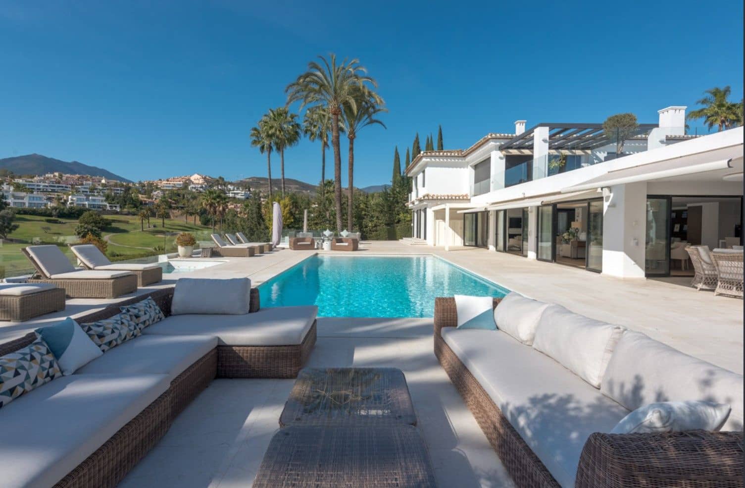7 soveværelse Byhus til salg i Marbella med swimmingpool - € 6.990.000 (Ref: 8980070)