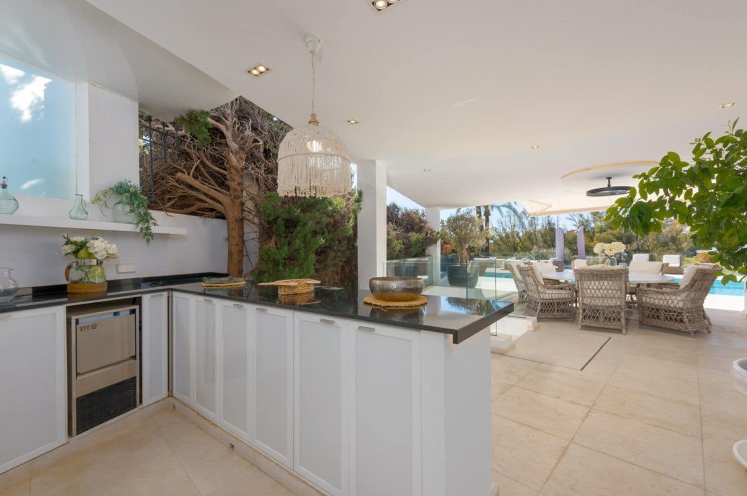 7 soveværelse Byhus til salg i Marbella med swimmingpool - € 6.990.000 (Ref: 8980070)