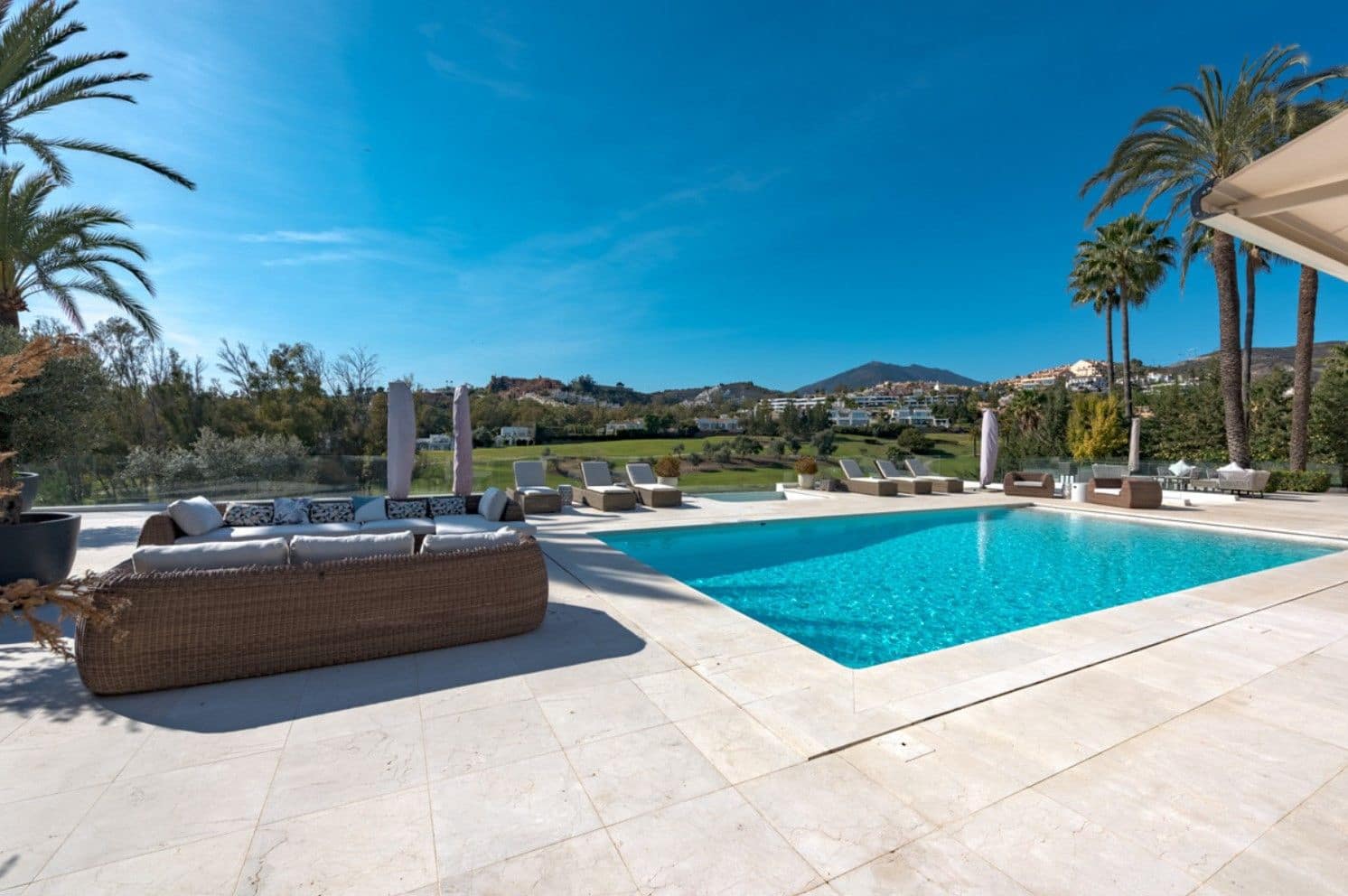 7 soveværelse Byhus til salg i Marbella med swimmingpool - € 6.990.000 (Ref: 8980070)