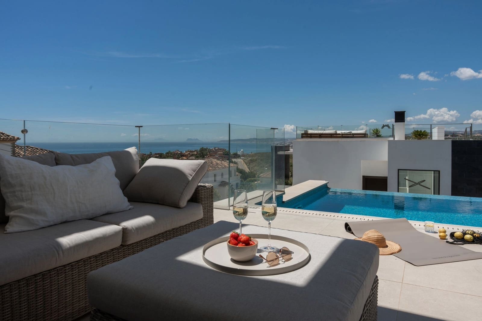 5 slaapkamer Huis te koop in Estepona met zwembad - € 2.195.000 (Ref: 9004252)