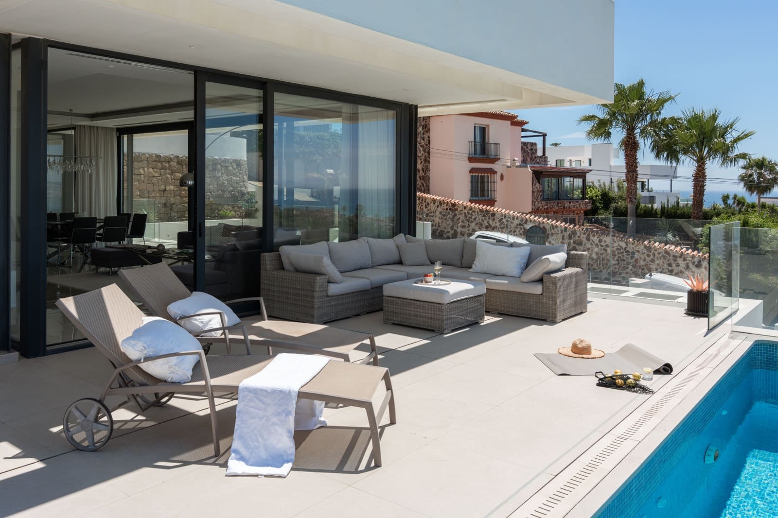5 slaapkamer Huis te koop in Estepona met zwembad - € 2.195.000 (Ref: 9004252)