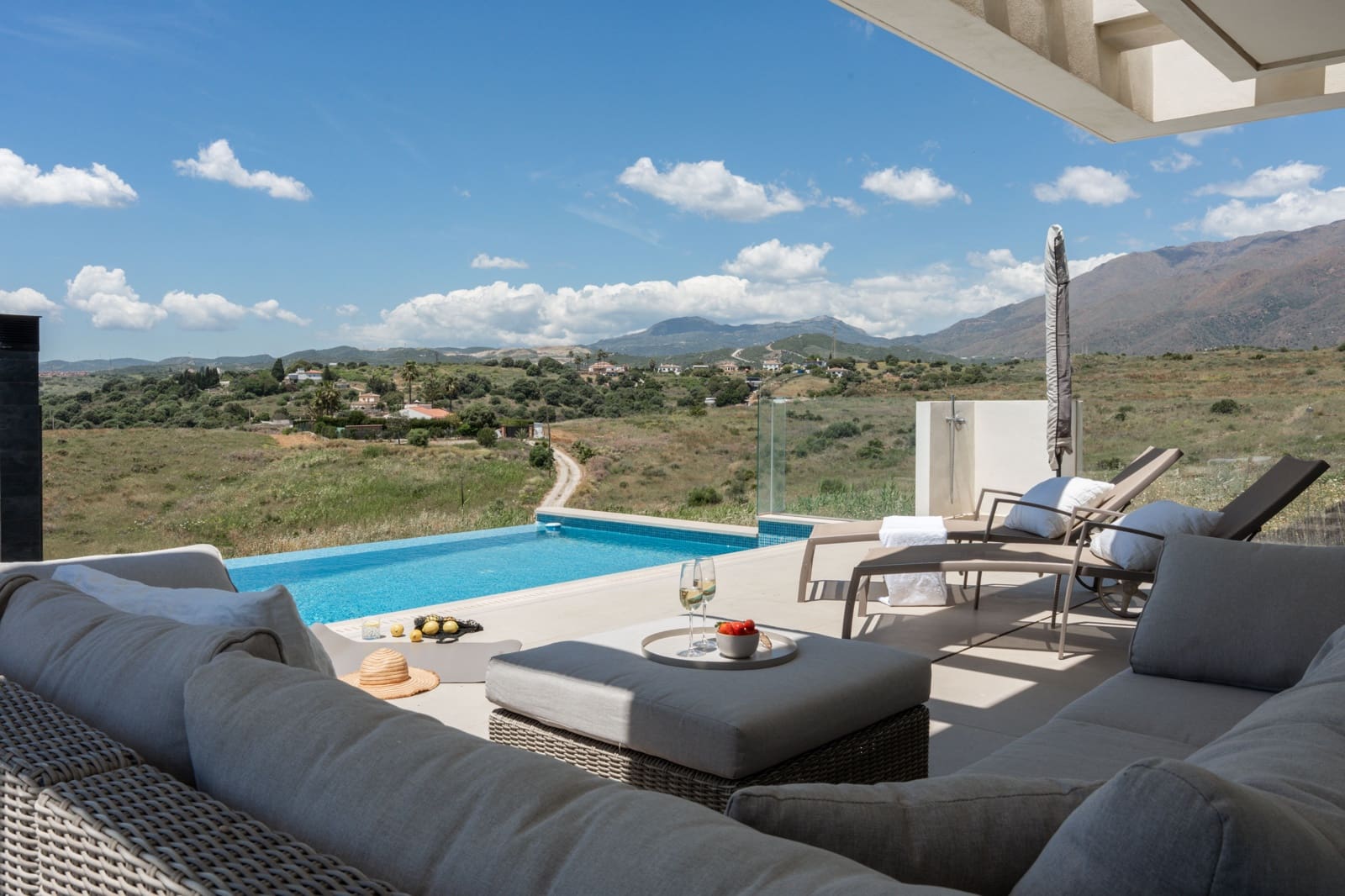 5 slaapkamer Huis te koop in Estepona met zwembad - € 2.195.000 (Ref: 9004252)