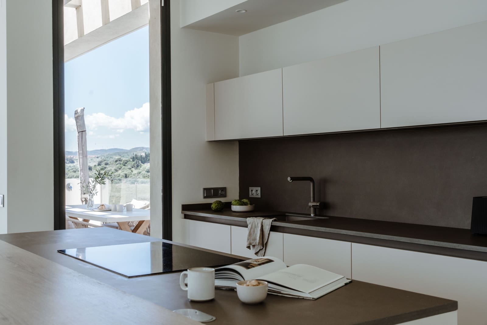 5 slaapkamer Huis te koop in Estepona met zwembad - € 2.195.000 (Ref: 9004252)